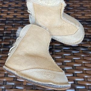 Ugg baby boo booties size S 1-2